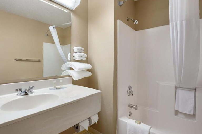 Bathroom, Asteria Inn Suites New Richmond, Saint Croix