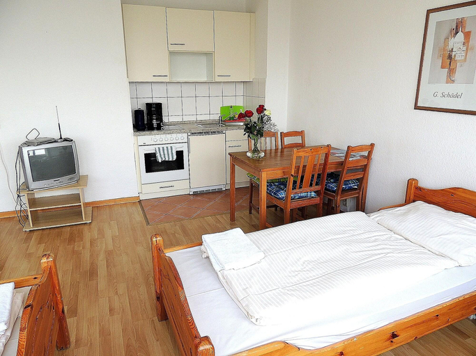 Bedroom 2, City Inn, Berlin