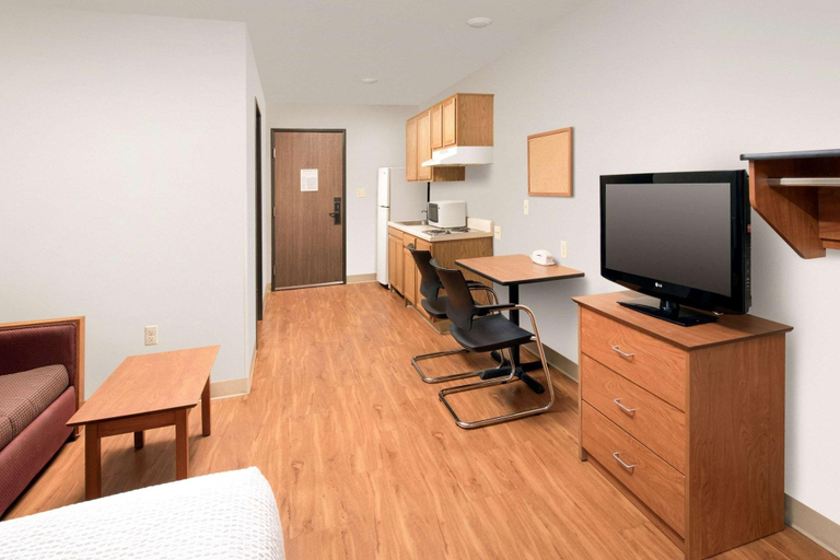 Bedroom 4, Woodspring Suites Colorado Springs Airport, El Paso