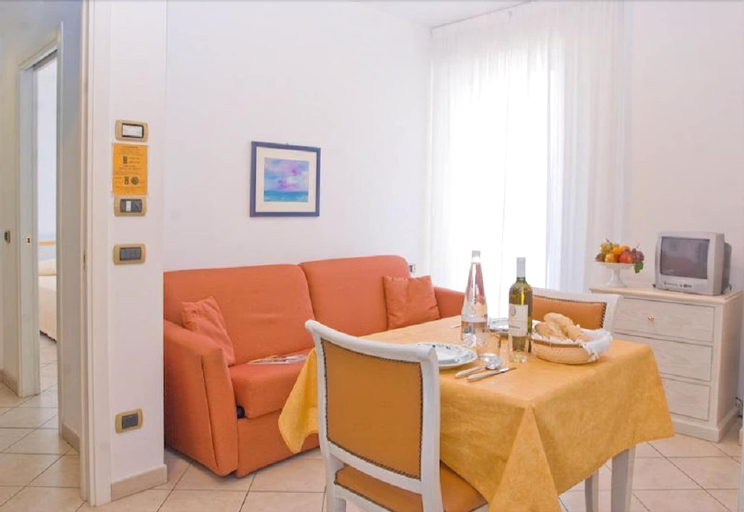 Dining Room 27