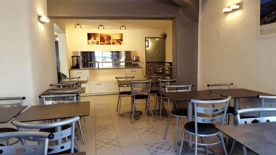 Public Area 2, Les Palmiers, Bouches-du-Rhône