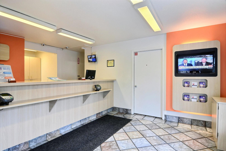 Public Area 3, Motel 6 Tumwater, WA - Olympia, Thurston