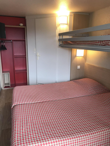 Bedroom 2, Premiere Classe Honfleur, Calvados