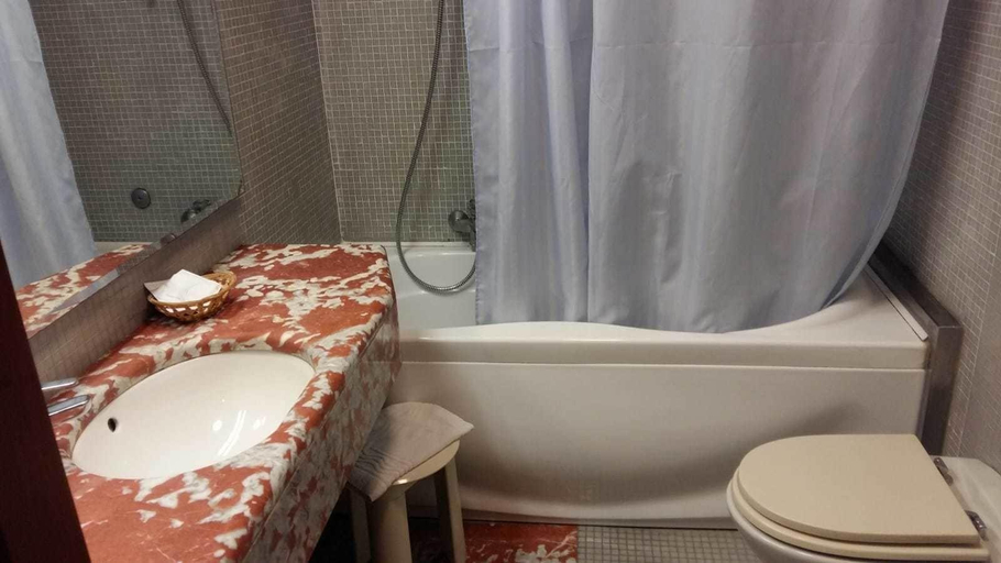 Bathroom 3, Hotel Cangrande Di Soave, Verona