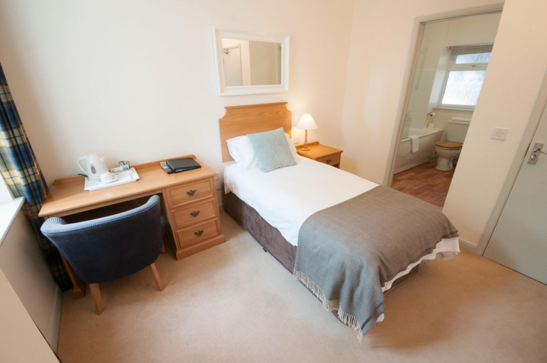 Bedroom 3, Cottesmore Golf   Country Club, West Sussex