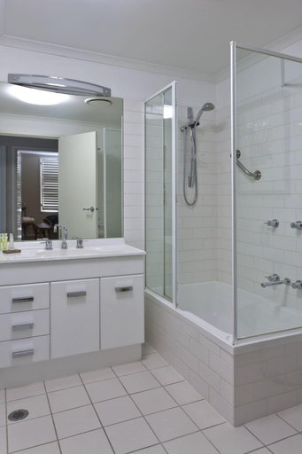 Bathroom 5, StayCentral - Cityside on Whiteman, Melbourne