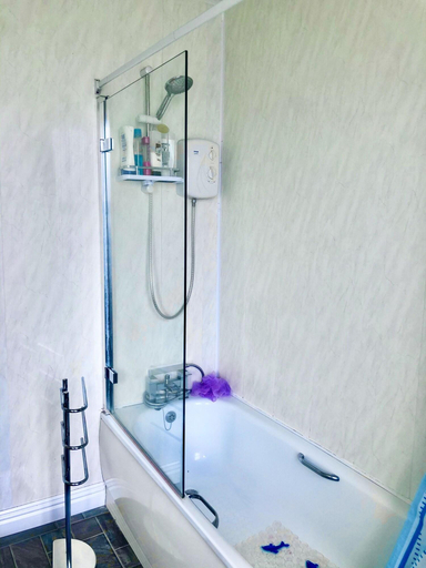 Bathroom 4, Dalry Guesthouse, Edinburgh