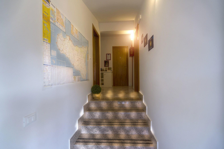 Public Area, B&B Gàttina, Messina
