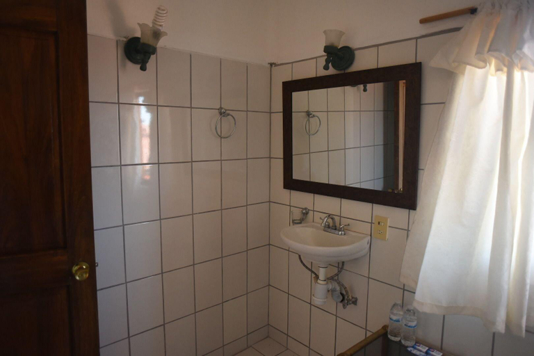 Bathroom 4, Hotel Joya del Mar, Cihuatlán
