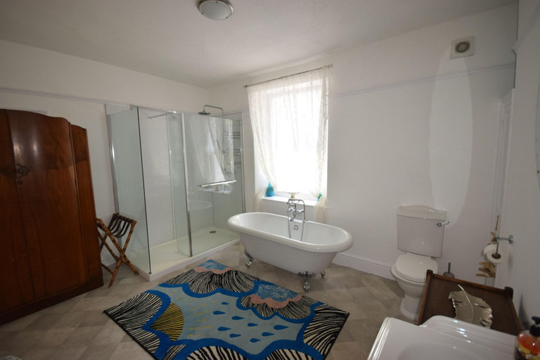 Bathroom 4, Newberry Beach Lodge, Devon