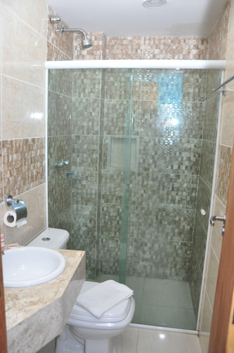 Bathroom 4, Bonjour Hotel, Macaé