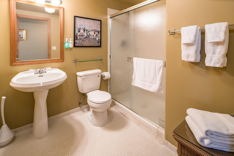 Bathroom 5, Camano Island Inn, Island