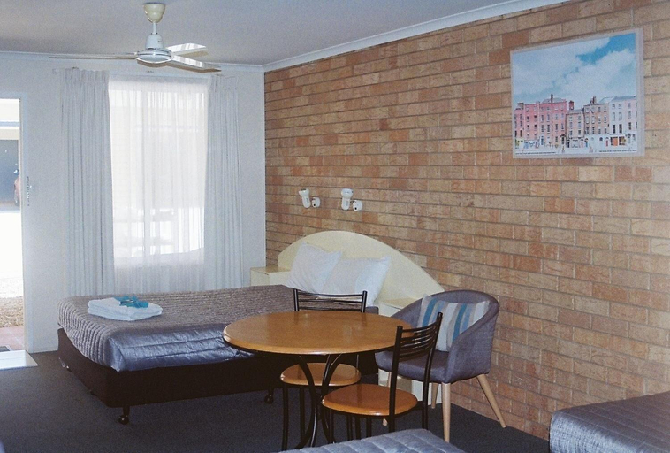 Bedroom 3, Shady Rest Motel, Cooloola - Gympie only