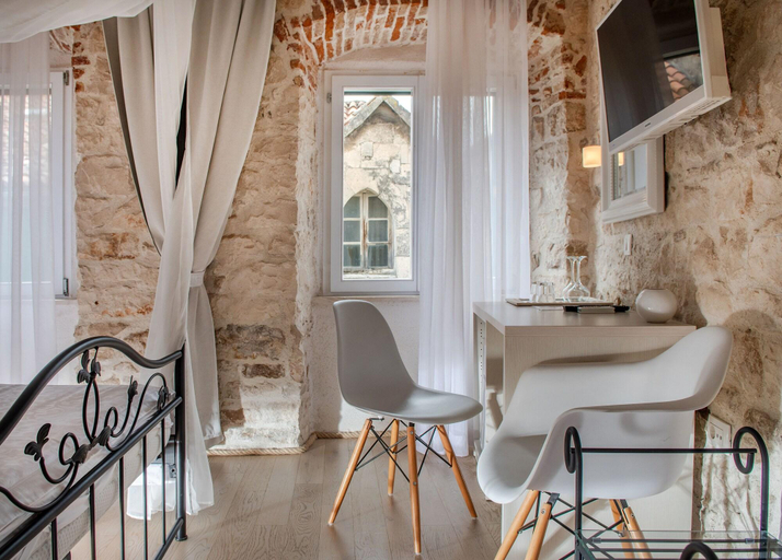 Public Area 3, Palace Tartaglia, Split