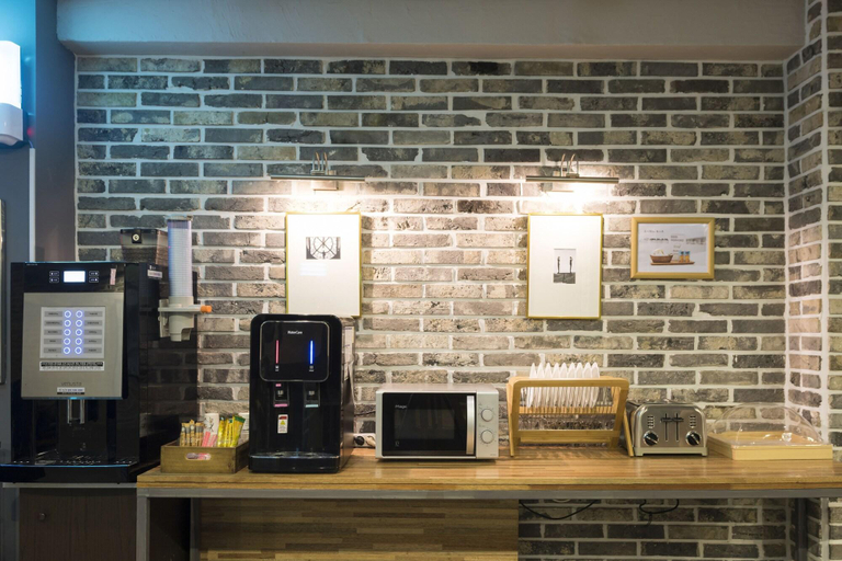 Others 5, No.25 Hotel Gwangan, Suyeong