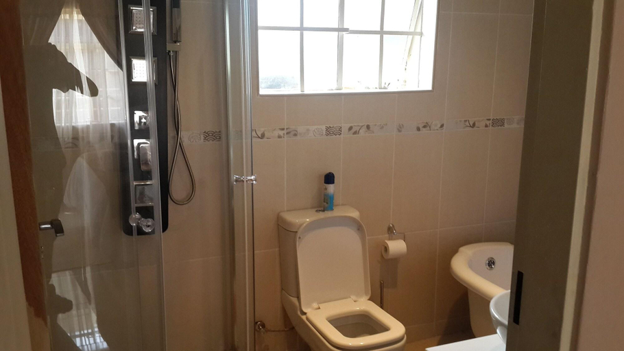 Bathroom 5, Masili guesthouse, Vhembe