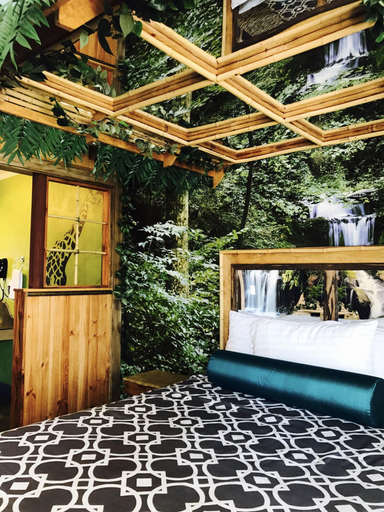 Public Area 3, Royala Inn, Los Angeles
