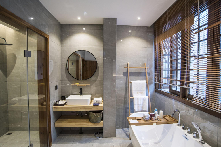 Bathroom 4, Phoenix No.8 · Secluded Xiangxi Villa Courtyard (Fenghuang Ancient Town Store), Xiangxi Tujia and Miao