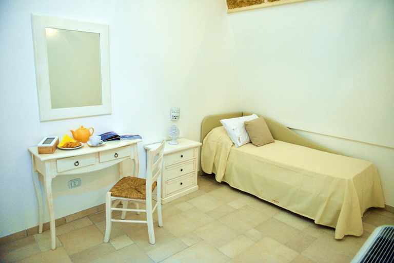 Bedroom 4, Tobacco Suite, Brindisi