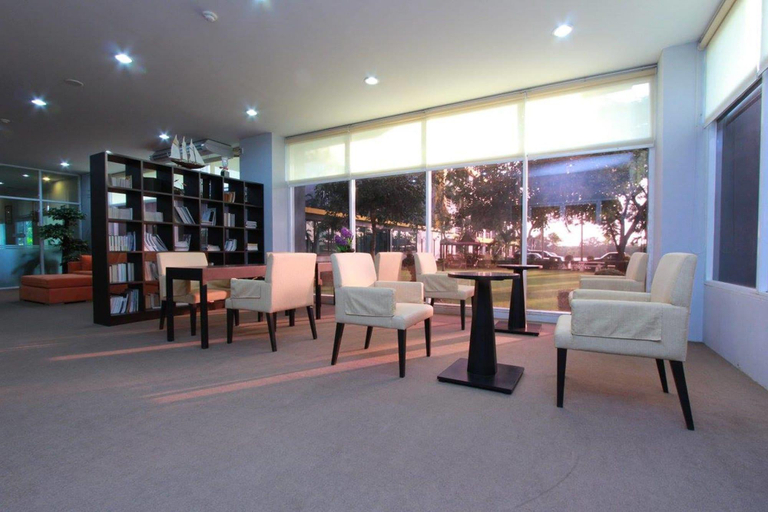 Public Area 3, The Park 304, Sri Mahar Pho