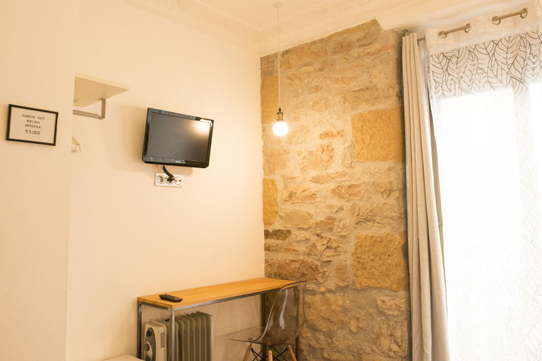 Bathroom 4, Pensión Aia, Guipúzcoa