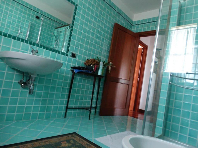 Bathroom 4, Il Pagio, Sassari