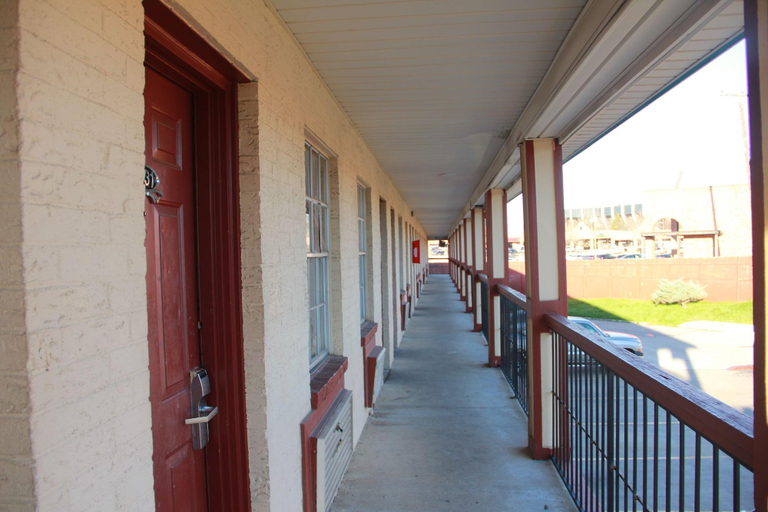 Public Area 3, Sherman Inn, Grayson
