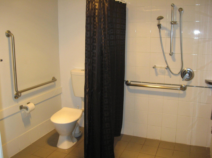 Bathroom 3, Yowani Country Club, Canberra