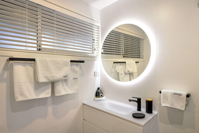 Bathroom 5, Valley View Bed & Breakfast, Lake Macquarie  - North