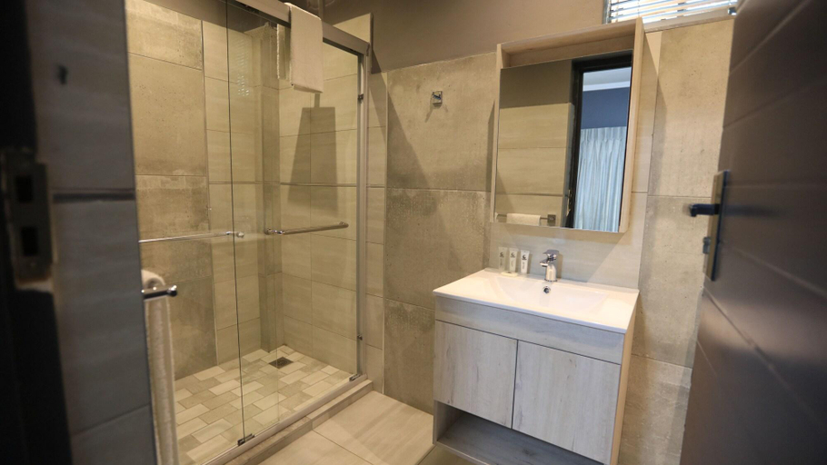 Bathroom 3, The Cascades Lodge and Apartments, Ehlanzeni