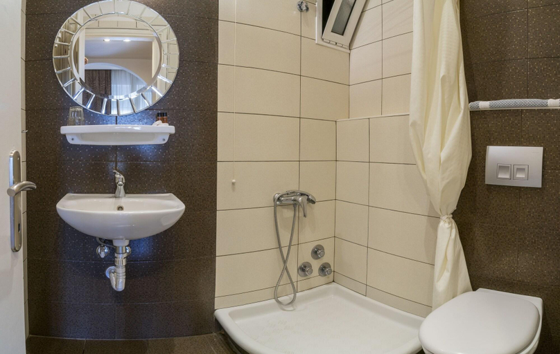 Bathroom 4, Park Hotel, Central Macedonia