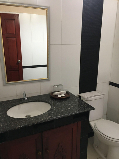 Bathroom 4, 3C Familia Residence, Yogyakarta