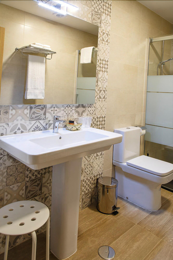 Bathroom 5, Casa Barán, Lugo