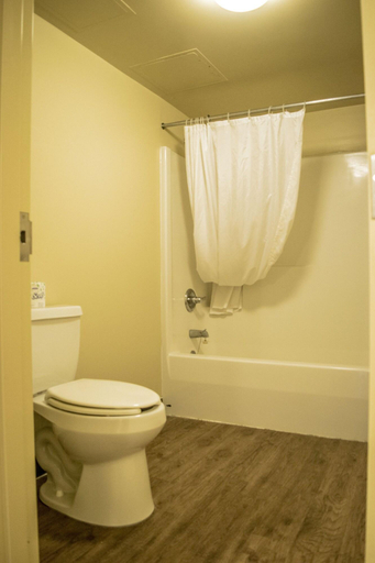Bathroom 4, Residence & Conference Centre - Calgary, Division No. 6