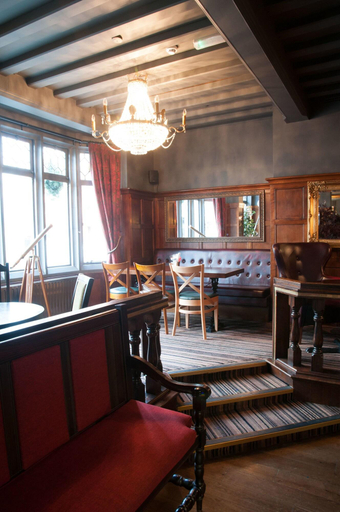 Others 5, Huckleberrys Bar and Grill, Lincolnshire