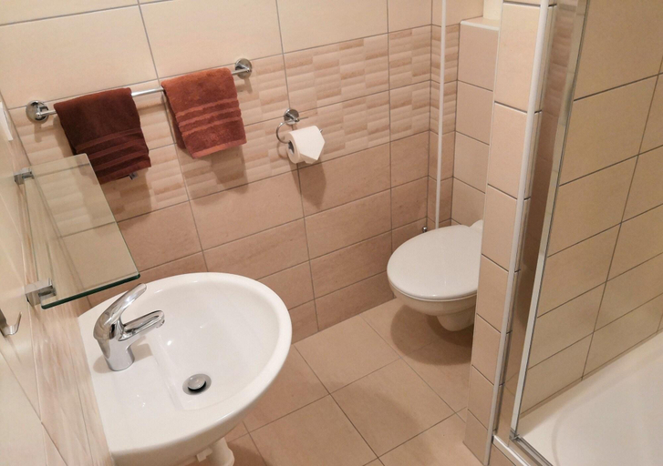 Bathroom 3, Marianeum, Praha 2