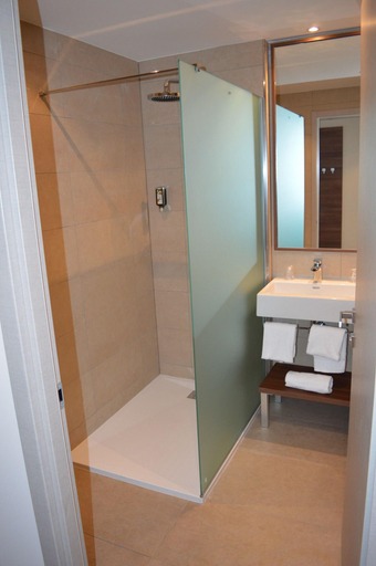 Bathroom 5, Hôtel Port Toga, Haute-Corse