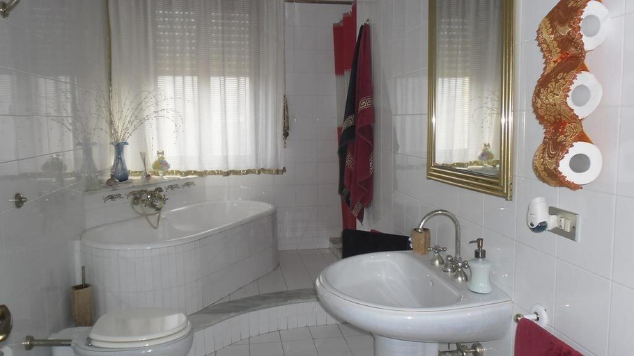 Bathroom 4, B&B Moonaurora, Lecce
