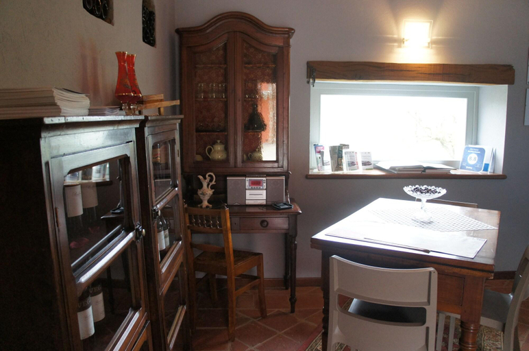 Public Area 3, Red Wine - Guest House, Cuneo