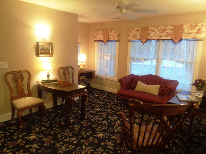 Public Area 3, Wampler House, Monroe