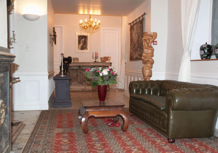 Public Area, Château d' Aviette, Ardennes