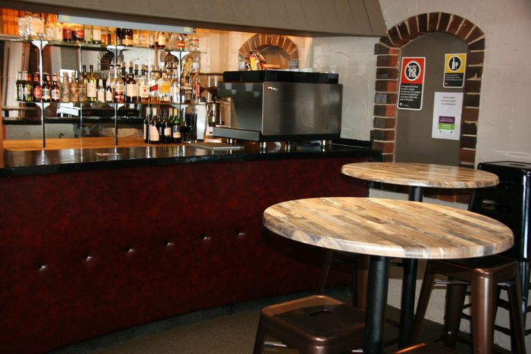 Food & Drinks 5, Jindy Inn, Snowy River