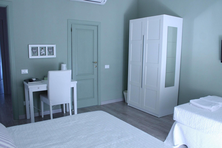Bedroom 25