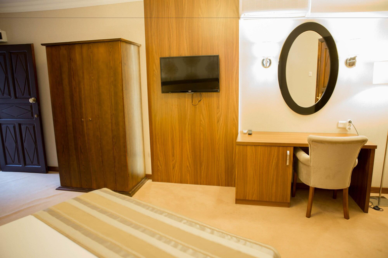 Bedroom 4, Hanzara Hotel, Ula