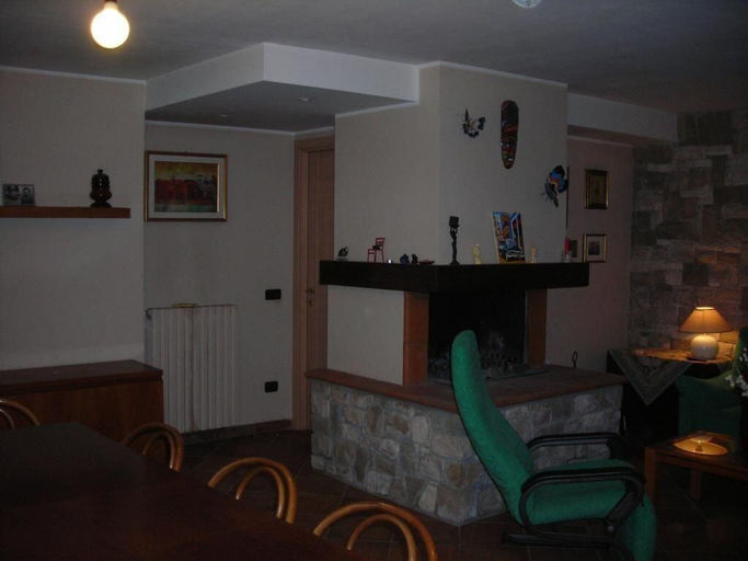 Public Area 3, LA FOLAGA b&b, Varese