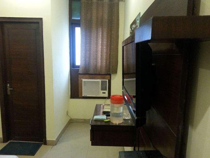 Others 5, Hotel Tashkent Palace, Delhi