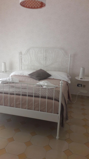 Bedroom 2, Dimoramuri B&b, Catania