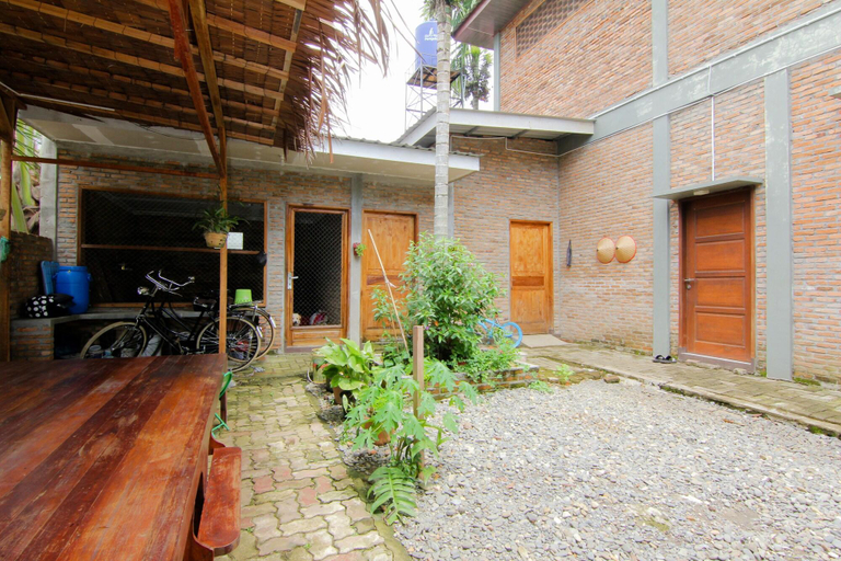 Exterior & Views 2, Bua Guest House, Deli Serdang