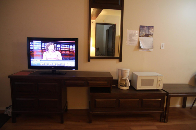 Public Area 2, Shannon Motel, Northern Rockies