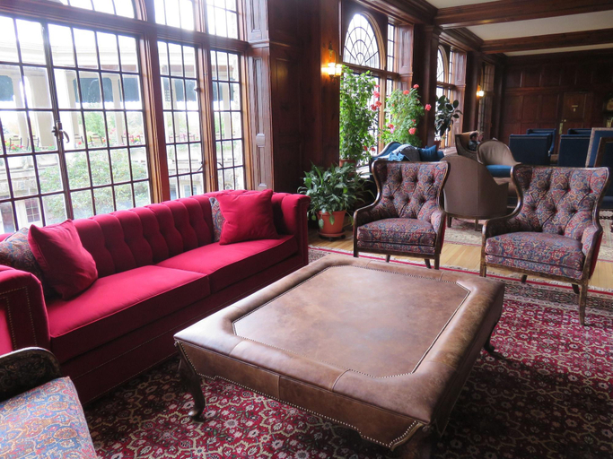 Public Area 2, Skytop Lodge, Monroe
